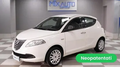 Usata Lancia Ypsilon Gold 95 CV (69 kW) 2014 Utilitaria