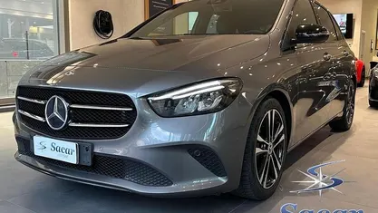 Begagnad Mercedes B180 116 HK (85 kW) 2019 Grå Minibuss