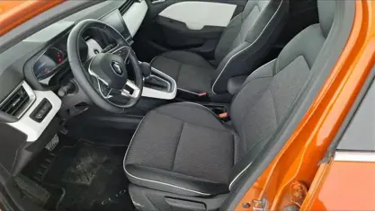 Usata Renault Clio Techno 145 CV (106 kW) 2023 Arancione Utilitaria