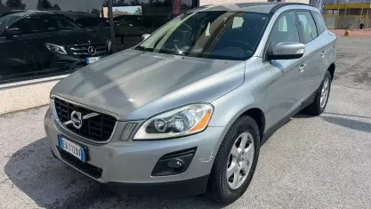 Usata Volvo XC60 Momentum 163 CV (119 kW) 2010 Argento SUV