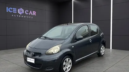 Usata Toyota Aygo Sol 68 CV (50 kW) 2009 Grigio Utilitaria