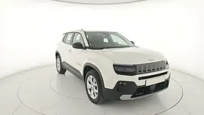 Usata Jeep Avenger Altitude 101 CV (74 kW) 2025 Bianco SUV
