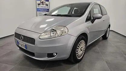 Grigio Usata 2008 Fiat Grande Punto Active Due volumi | 3990 € (Buon prezzo)