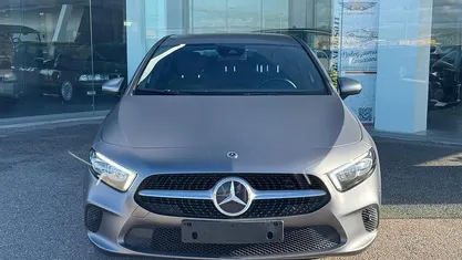 Usata Mercedes A180 115 CV (84 kW) 2020 Grigio Berlina