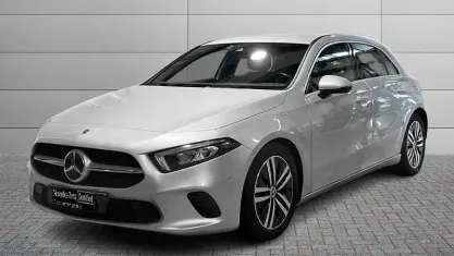 Usata Mercedes A180 116 CV (85 kW) 2021 Argento Utilitaria