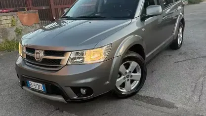 Usata Fiat Freemont 170 CV (125 kW) 2011 Grigio SUV