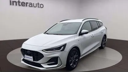 Bianco metallizzato Usata 2023 Ford Focus ST-Line Station wagon | 19.990 € (Buon prezzo)