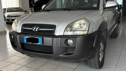 Usata Hyundai Tucson Active 140 CV (102 kW) 2007 Grigio SUV