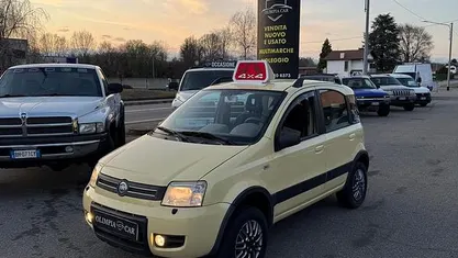 Usata Fiat Panda 60 CV (44 kW) 2006 Giallo Utilitaria