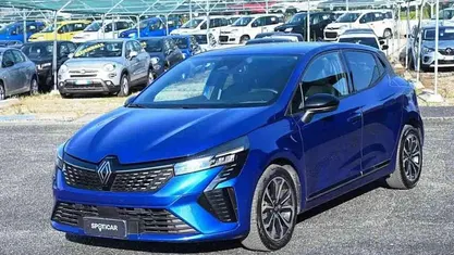 Blu Usata 2024 Renault Clio V Techno Tre volumi | 14.950 € (Buon prezzo)