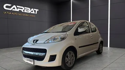 Usata Peugeot 107 54 CV (39 kW) 2010 Bianco Utilitaria
