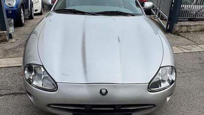 Usata Jaguar XK8 284 CV (208 kW) 1998 Grigio Cabrio