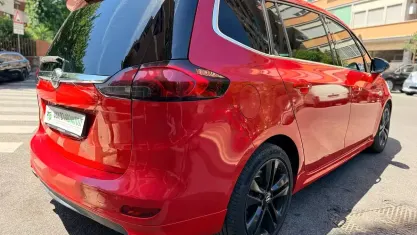 Usata Opel Zafira 170 CV (125 kW) 2016 Rosso Monovolume