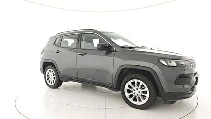 Usado Jeep Compass 120 CV (88 kW) 2022 Gris SUV