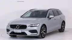 Argento Usata 2022 Volvo V60 Core Station wagon | 27.900 € (Buon prezzo)