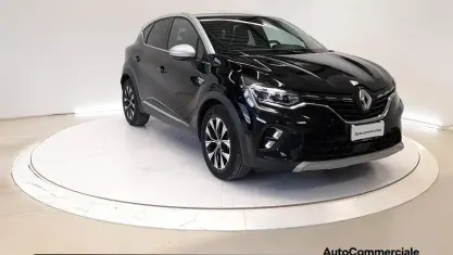 Begagnad Renault Captur Techno 143 HK (105 kW) 2023 Svart SUV