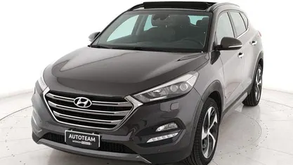 Usata Hyundai Tucson Xpossible 136 CV (100 kW) 2015 Grigio SUV