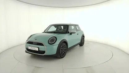 Usata Mini Cooper Favoured 156 CV (114 kW) 2024 Blu Utilitaria
