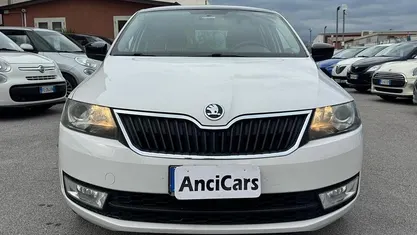 Usata Skoda Rapid Elegance 105 CV (77 kW) 2014 Bianco Utilitaria