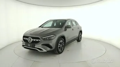 Usado Mercedes GLA180 Advanced 116 CV (85 kW) 2025 Gris SUV
