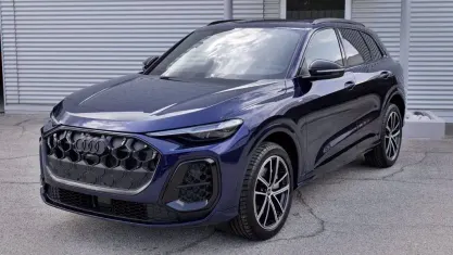 Nuova Audi Q5 S-Line 204 CV (150 kW) 2025 Blu metallizzato SUV
