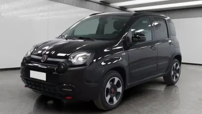 Usata Fiat Panda Cross Cross 70 CV (51 kW) 2024 Nero Utilitaria