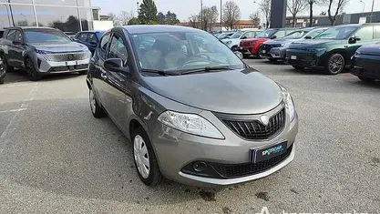Usata Lancia Ypsilon Silver 69 CV (50 kW) 2023 Grigio Utilitaria