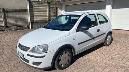 Usata Opel Corsa 69 CV (50 kW) 2007 Bianco Utilitaria