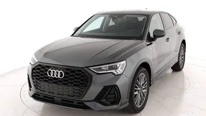 Grigio daytona Usata 2023 Audi Q3 Sportback S-Line SUV | 36.800 € (Ottimo prezzo)