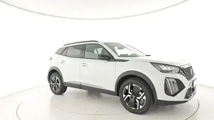 Usata Peugeot 2008 Allure 101 CV (74 kW) 2025 Bianco SUV