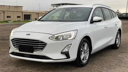 Bianco Usata 2019 Ford Focus Tre volumi | 12.900 €