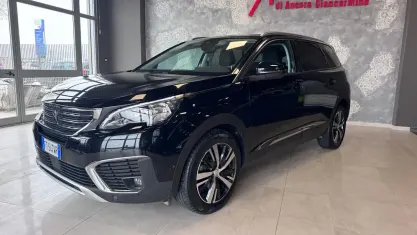 Usata Peugeot 5008 Allure 131 CV (96 kW) 2019 Nero SUV