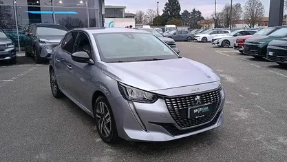 Grigio Usata 2023 Peugeot 208 Allure Due volumi | 15.500 € (Buon prezzo)