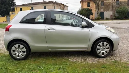 Usata Toyota Yaris 69 CV (50 kW) 2010 Utilitaria