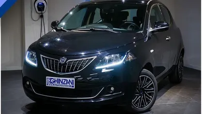 Usata Lancia Ypsilon Gold 69 CV (50 kW) 2023 Nero Utilitaria