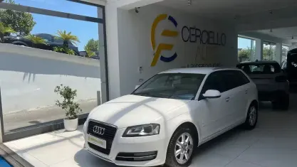 Usata Audi A3 Ambition 105 CV (77 kW) 2010 Bianco pastello Utilitaria