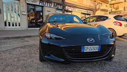 Usata Mazda MX5 Inclusive 160 CV (117 kW) 2018 Nero Cabrio