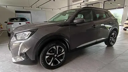 Usata Peugeot 2008 Allure 131 CV (96 kW) 2021 Grigio SUV