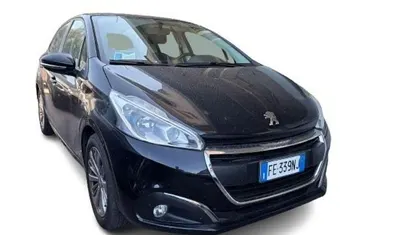 Usata Peugeot 208 82 CV (60 kW) 2016 Nero Utilitaria