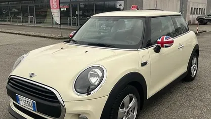 Usata Mini ONE 75 CV (55 kW) 2019 Utilitaria
