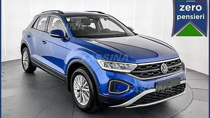 Usata VW T-Roc Life 110 CV (80 kW) 2023 Blu SUV