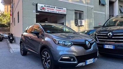 Usata Renault Captur 90 CV (66 kW) 2016 Grigio SUV