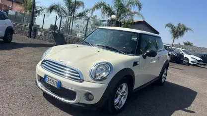 Usata Mini Cooper D 90 CV (66 kW) 2013 Bianco Utilitaria