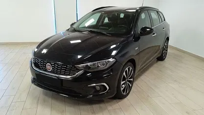 Nero Usata 2017 Fiat Tipo Lounge Station wagon | 8900 € (Buon prezzo)