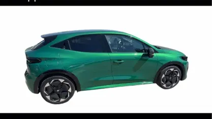Usata Renault Clio V Techno 158 CV (116 kW) 2025 Verde assoluto Berlina