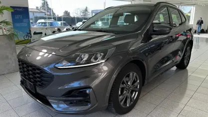 Usata Ford Kuga ST-Line 120 CV (88 kW) 2023 Grigio metallizzato SUV