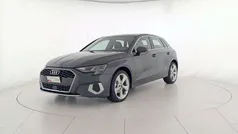 Grigio manhattan metallizzato Usata 2024 Audi A3 Sportback Advanced Tre volumi | 33.500 € (Buon prezzo)