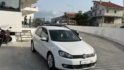 Usata VW Golf VI Highline 102 CV (75 kW) 2011 Bianco Utilitaria