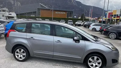 Usata Peugeot 5008 Business-Line 163 CV (119 kW) 2015 Grigio Monovolume