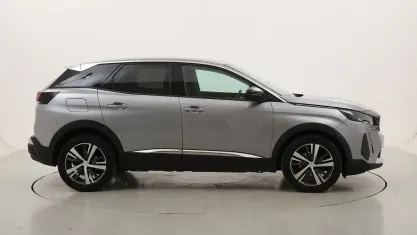 Usata Peugeot 3008 Allure 131 CV (96 kW) 2022 Grigiogrigio SUV